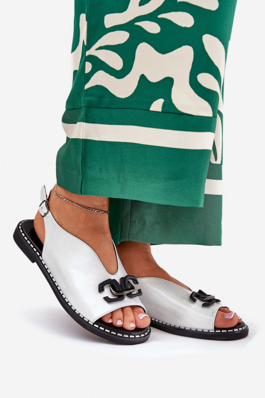 basutės su plačiais kulniukais su ornamentais iš eko odos sidabro spalvos Tillireta