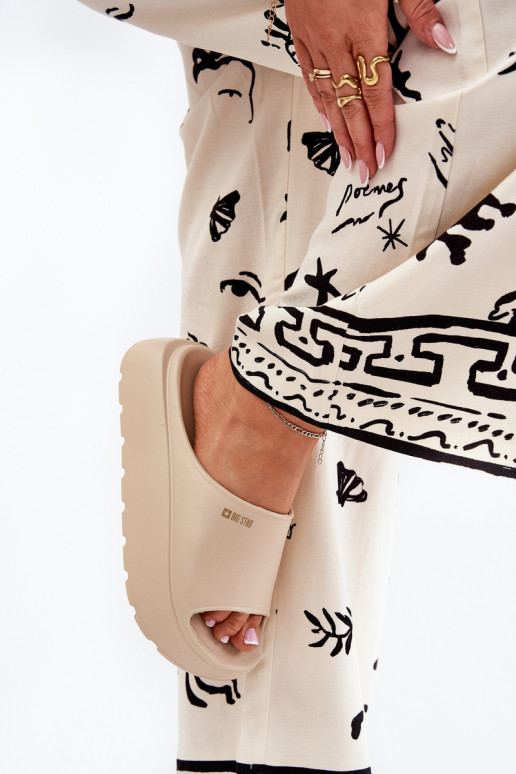 Lengvos šlepetės Moteriškos šlepetės su platforma Big Star RR274A569 smėlio spalvos