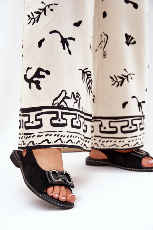 Lygiapadės basutės su ornamentais iš eko zomšosoĮe juodos spalvos Lilria