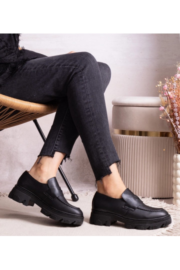 Juodi pusbačiai iš... 2