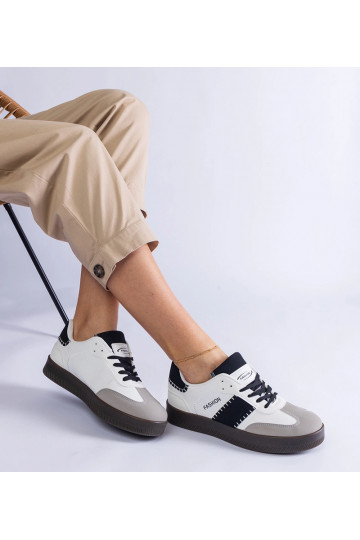 Balti sportiniai bateliai... 2