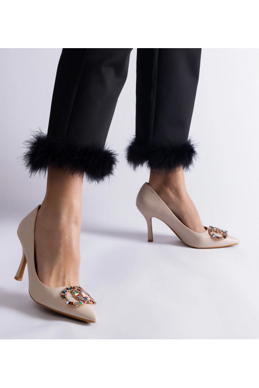 Bežiniai bateliai, papuošti...