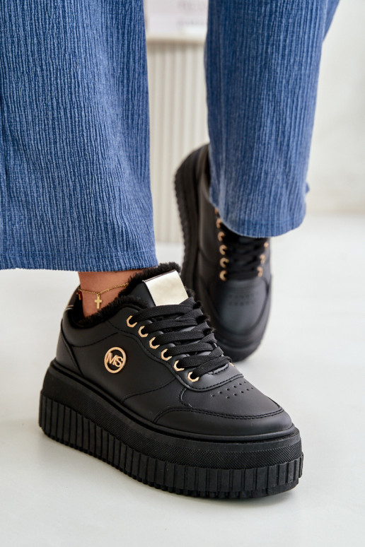 Pašiltinti sportiniai batai su... Pašiltinti sportiniai batai su...