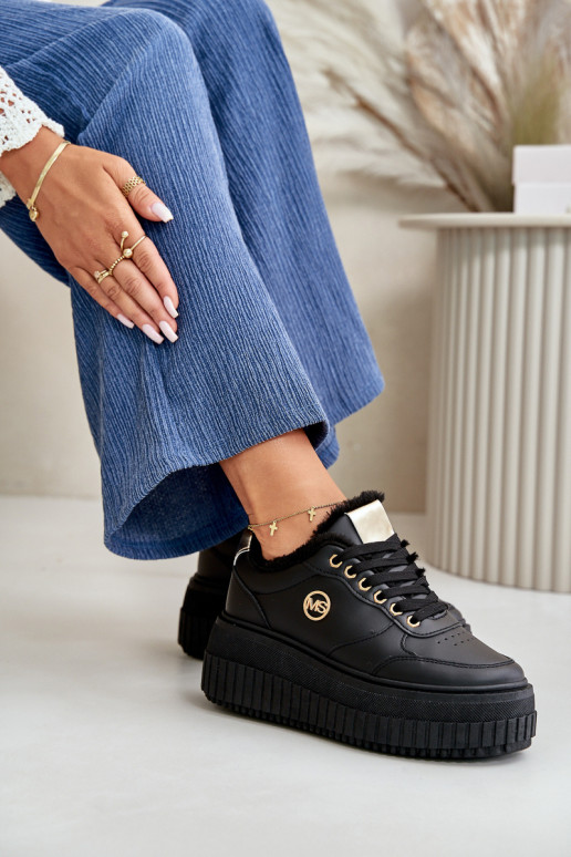 Pašiltinti sportiniai batai su... Pašiltinti sportiniai batai su...