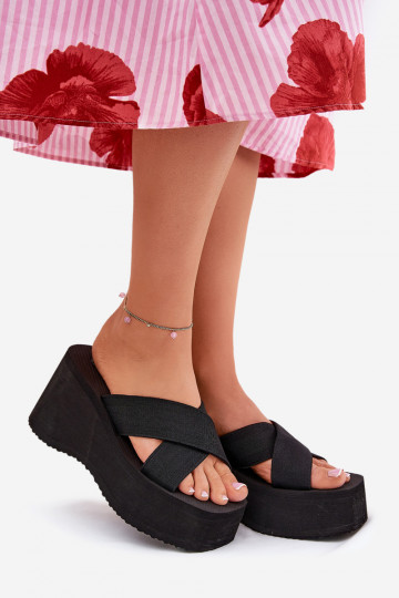 Moteriškos šlepetės Ant pleišto ir platforma juodos spalvos Sevolee