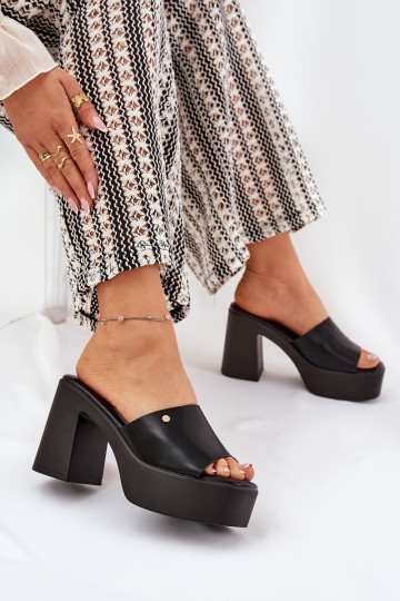 Moteriškas Šlepetės iš eko odos su kulniukais ir platforma juodos spalvos Tamirella