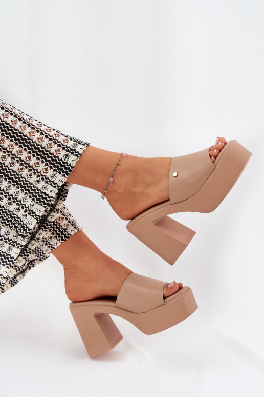 Moteriškas Šlepetės iš eko odos su kulniukais ir platforma chaki spalvos Tamirella