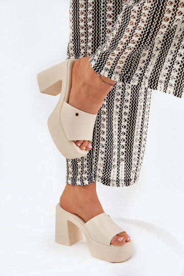 Moteriškas Šlepetės iš eko odos su kulniukais ir platforma dramblio kaulo spalvos Tamirella 2