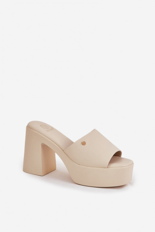 Moteriškas Šlepetės iš eko odos su kulniukais ir platforma dramblio kaulo spalvos Tamirella