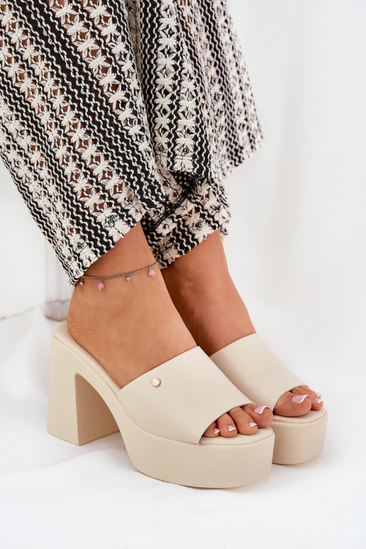 Moteriškas Šlepetės iš eko odos su kulniukais ir platforma dramblio kaulo spalvos Tamirella