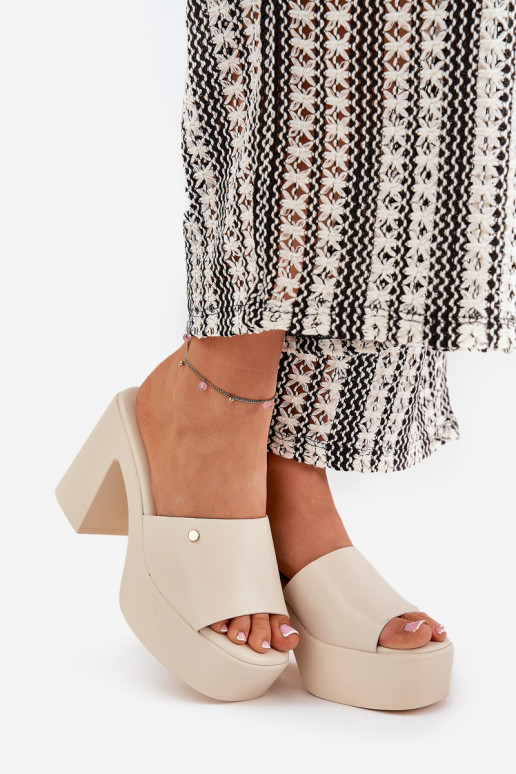 Moteriškas Šlepetės iš eko odos su kulniukais ir platforma dramblio kaulo spalvos Tamirella